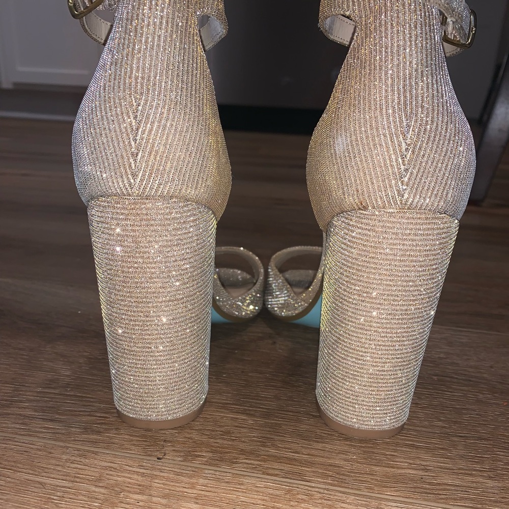 Betsey Johnson Size 8.5 Champagne Heels
